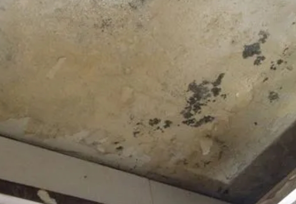 辽阳市阳台漏水维修公司分享下辽阳市卫生间渗水维修需要注意哪些问题。